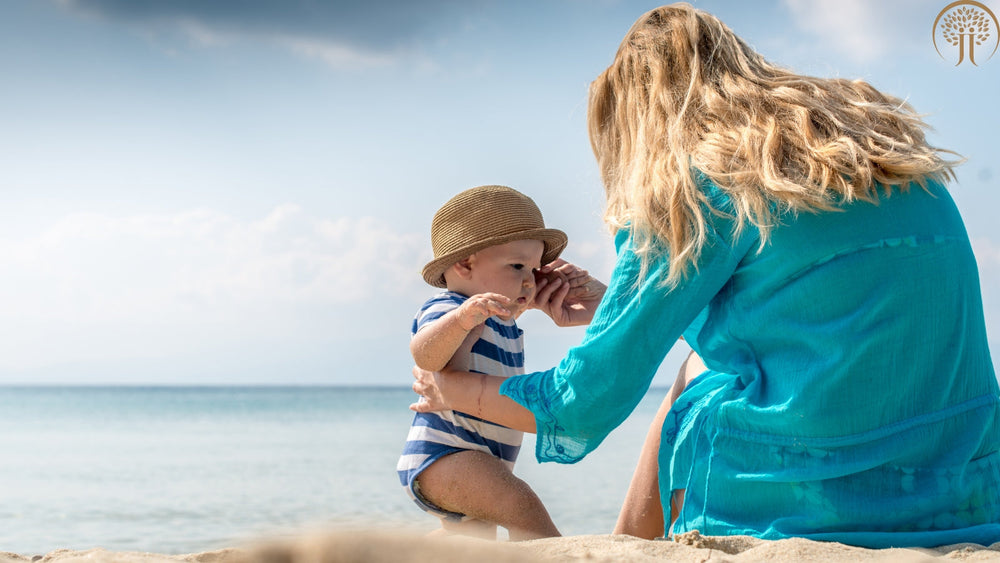Energie trotz Sommerhitze – Mama genießt Zeit mit Baby